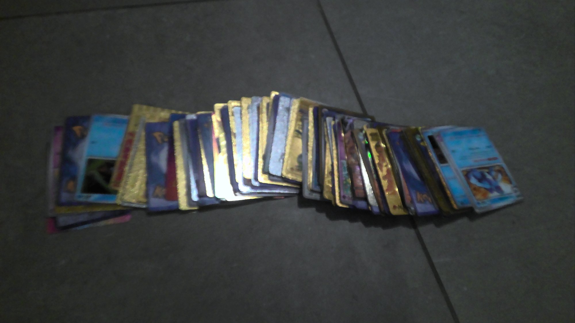 114 carte pokemone pour enfant
